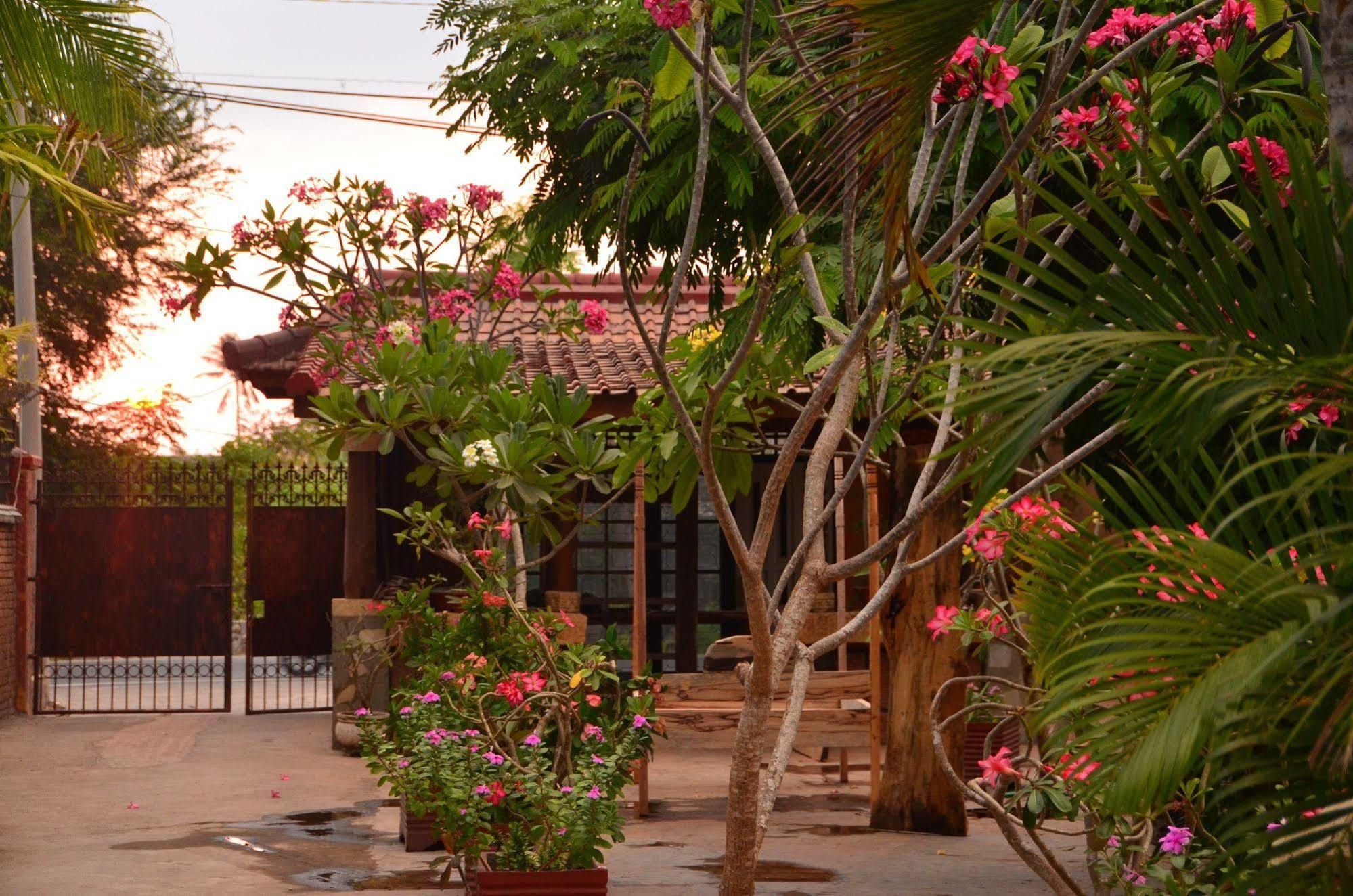 Hotel Stanley Lombok Mataram Exteriér fotografie